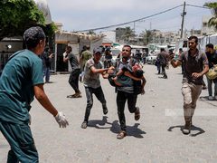 إصابة مواطن في قصف للاحتلال على مواصي خان يونس