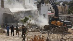 قوات الاحتلال تهدم منزلا قيد الإنشاء في جلبون شرق جنين