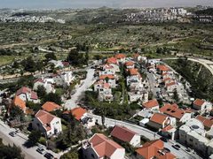 الرابعة التي يتم تدشينها اليوم. مستوطنون يقيمون بؤرة جديدة غرب دير بلوط