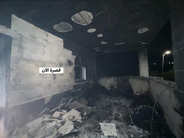 مستوطنون يهاجمون بلدة قصرة ويحرقون مسجد "الرحمة"