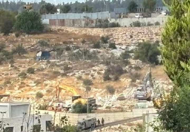 جيش الاحتلال يهدم منزلين في نعلين غرب رام الله