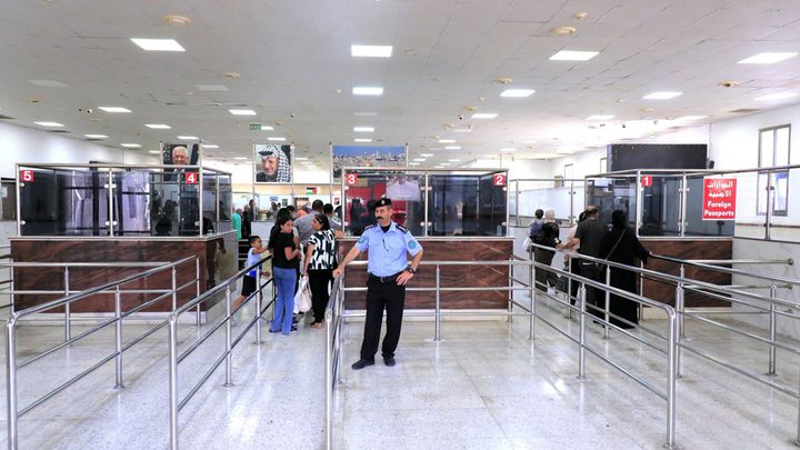 القطاع الخاص ينتظر قرار العليا الإسرائيلية بشأن تمديد ساعات عمل الجسر
