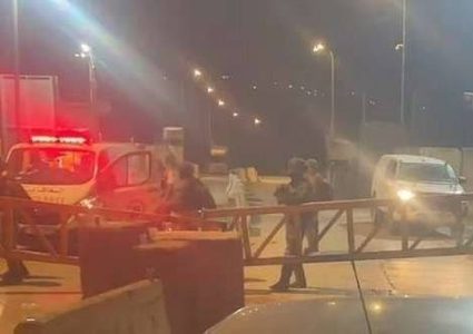 فقدان جنين بعد إعاقة الاحتلال مركبة إسعاف على حاجز عورتا جنوب نابلس