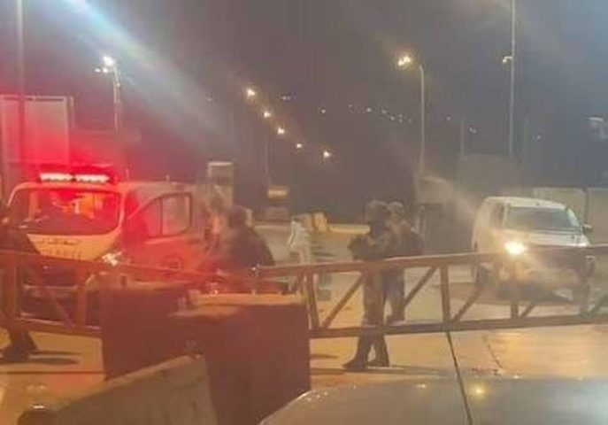 فقدان جنين بعد إعاقة الاحتلال مركبة إسعاف على حاجز عورتا جنوب نابلس