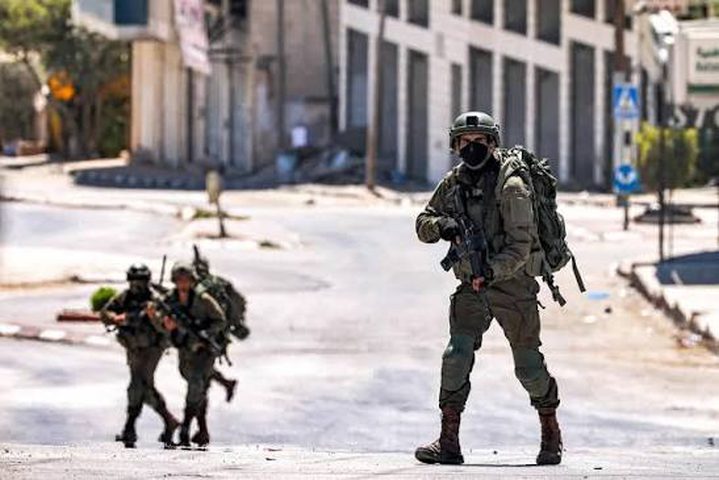 إسرائيل تعزز انتشارها العسكري في الضفة الغربية وسط تحذيرات أمنية من تصعيد واسع