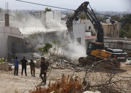 الاحتلال يخطر بوقف البناء في جناح استجمام في نحالين غرب بيت لحم