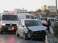 مصرع شابين وإصابة ثالث بجروح خطيرة في حادث سير ذاتي جنوب الخليل