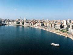 حريق في ناقلتي غاز بميناء دمياط بعد إصابة إحداهما بمسيّرة