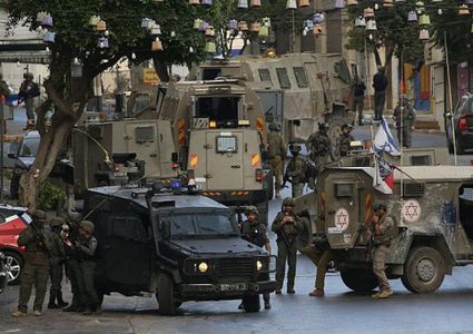 الاحتلال يداهم عشرات المنازل في عصيرة الشمالية شمال نابلس ويحتجز مواطنين