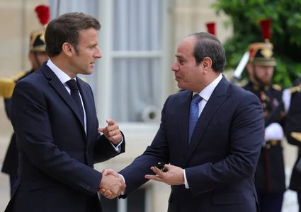السيسي وماكرون يبحثان تطورات المنطقة ويؤكدان ضرورة خفض التصعيد