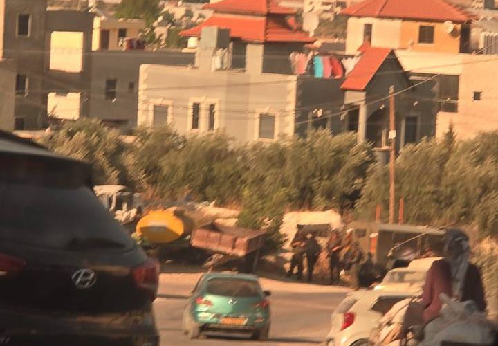 مشاهد من اقتحام قوات الاحتلال لبلدة بيت فوريك شرقي نابلس.