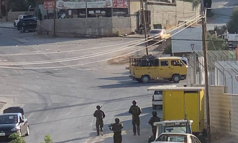 مشاهد من اقتحام قوات الاحتلال لبلدة بيت فوريك شرقي نابلس.