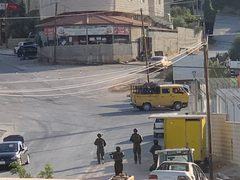 مشاهد من اقتحام قوات الاحتلال لبلدة بيت فوريك شرقي نابلس.