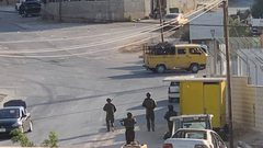 مشاهد من اقتحام قوات الاحتلال لبلدة بيت فوريك شرقي نابلس.