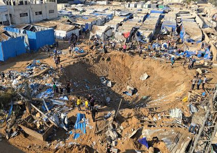 صحة غزة : الاحتلال يواصل استهداف المنظومة الصحية بقصف مخازن الأدوية