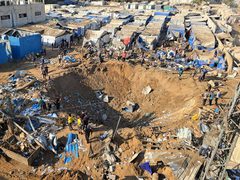 صحة غزة : الاحتلال يواصل استهداف المنظومة الصحية بقصف مخازن الأدوية