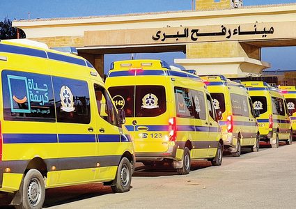 إجلاء 34 مريضًا من غزة عبر معبر رفح لتلقي العلاج