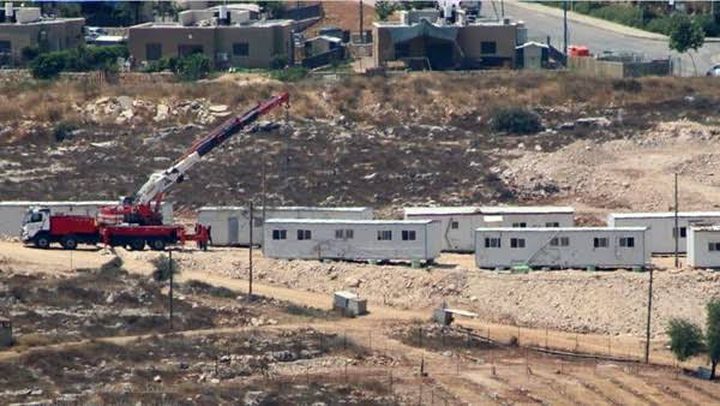 مستوطنون يوسعون بؤرة استيطانية في بيت إكسا شمال غرب القدس