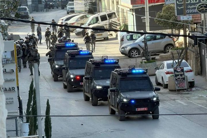 الاحتلال يقتحم كفر عقب ويغلق شارعا رئيسيا وينشر قناصة على أسطح البنايات