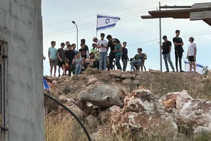 مستوطنون يعتدون على الكنيسة الأرمنية في القدس ويرشقونها بالحجارة