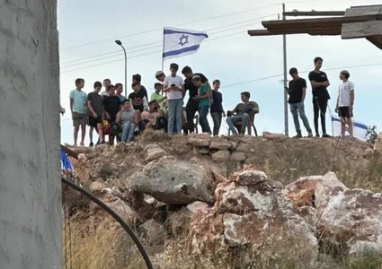 مستوطنون يعتدون على الكنيسة الأرمنية في القدس ويرشقونها بالحجارة