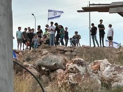 مستوطنون يعتدون على الكنيسة الأرمنية في القدس ويرشقونها بالحجارة
