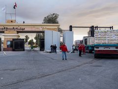 تقرير إسرائيلي: مصر تضغط لإعادة فتح معبر رفح أمام البضائع والاحتلال يرفض