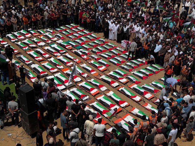 فتوح: تشييع 112 شهيدا في غزة يعيد إلى الواجهة أبشع جرائم الاحتلال خلال حرب الإبا