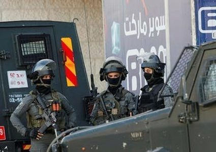 الهلال الأحمر: 8 إصابات إثر اعتداء الاحتلال عليهم وإخلاء حالات مرضية في قلنديا