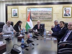 رئيس الوزراء: الحكومة تواصل جهودها لتعزيز التعافي المبكر وإعادة إعمار قطاع غزة