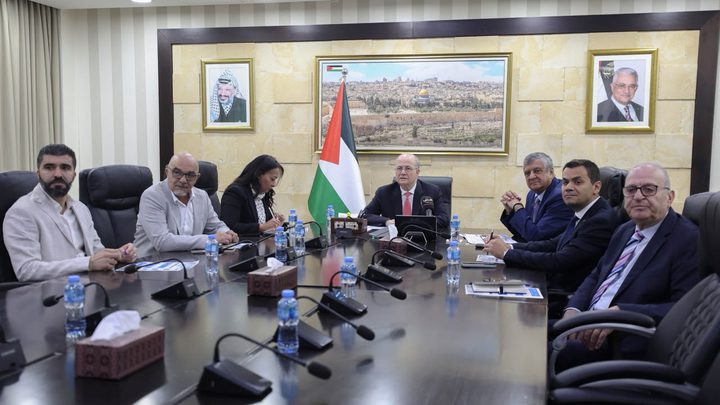 رئيس الوزراء: الحكومة تواصل جهودها لتعزيز التعافي المبكر وإعادة إعمار قطاع غزة