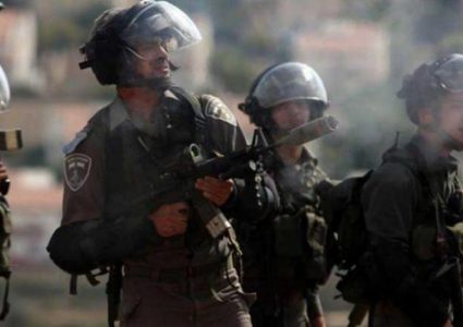 إصابات بالاختناق خلال اقتحام الاحتلال بلدة أبو ديس شرق القدس