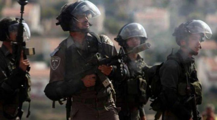 إصابات بالاختناق خلال اقتحام الاحتلال بلدة أبو ديس شرق القدس