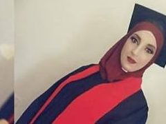 قوات الاحتلال تعتقل المرشدة التربوية كفاح حمد خلال اقتحام واسع لمخيم قلنديا