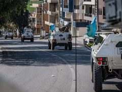 اليونيفيل ترصد 113 مقذوفًا إسرائيليًا على جنوب لبنان وتحذر من هشاشة الوضع