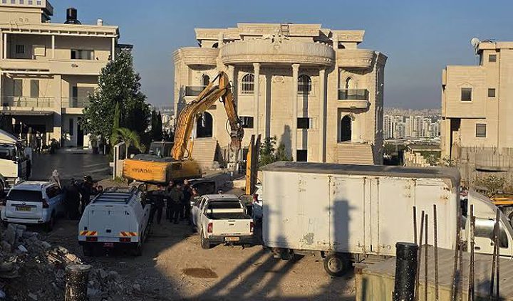 السلطات الإسرائيلية تهدم بناية سكنية في كفر قاسم بأراضي الـ48