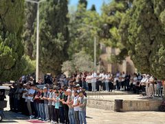 70 ألفا يؤدون صلاة الجمعة في المسجد الأقصى
