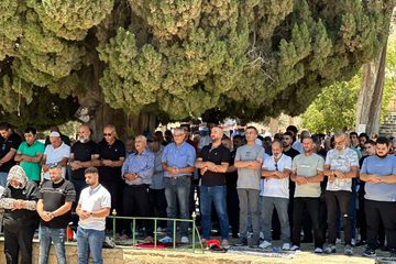 70 ألفا يؤدون صلاة الجمعة في المسجد الأقصى