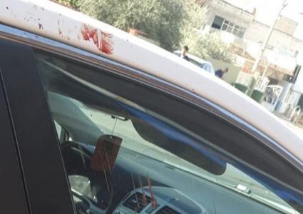 ٣ اصابات اثر تعرضهم للطعن في مدينة الطيبة