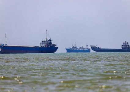 الجيش الإيراني: لا تراجع عن الوضع القائم في مضيق هرمز