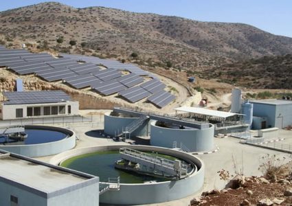 سلطة المياه تطلق مشروعا وطنيا يقود التحول نحو تشغيل مرافق المياه بالطاقة الشمسية