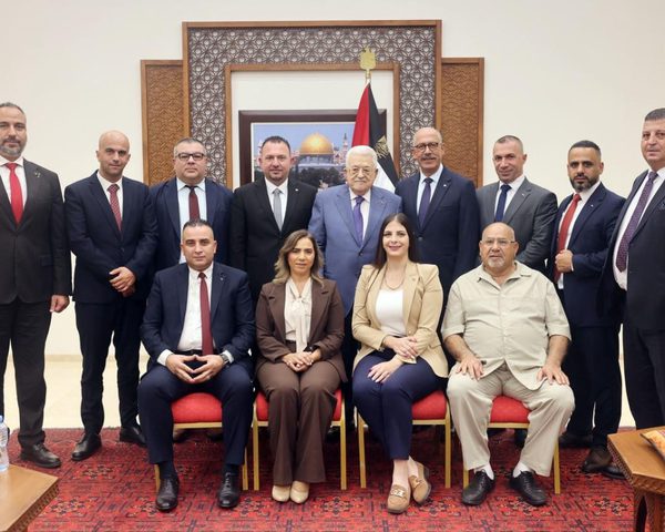 الرئيس يستقبل مجلس بلدية بيت لحم ويؤكد دعم النهوض بالمدينة