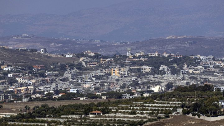 الاحتلال يتوغل في بلدة ميس الجبل جنوب لبنان ويواصل قصفه المدفعي