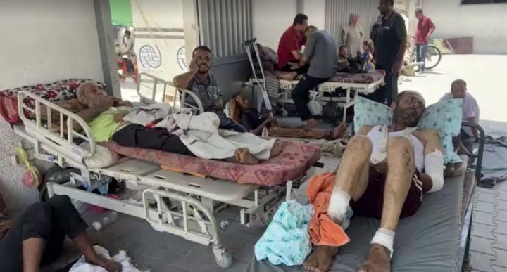 بالصور| مرضى عالقون في غزة يناشدون بإجلائهم العاجل مع انهيار النظام الصحي
