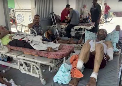 بالصور| مرضى عالقون في غزة يناشدون بإجلائهم العاجل مع انهيار النظام الصحي