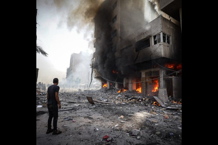 قصف مدفعي للاحتلال وإطلاق نار كثيف شمال ووسط قطاع غزة