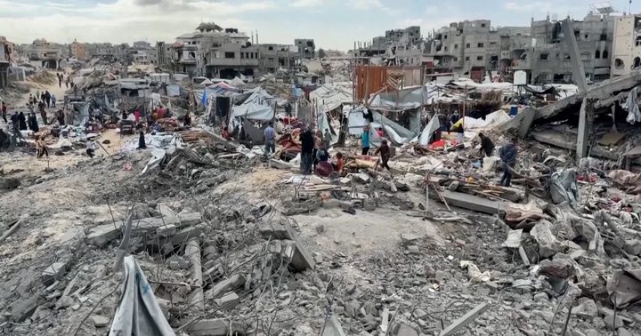 جيش الاحتلال يواصل نسف المنازل واستهداف خيام النازحين في قطاع غزة