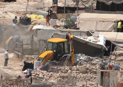 الاحتلال يهدم منزلا في بلدة يطا جنوب الخليل