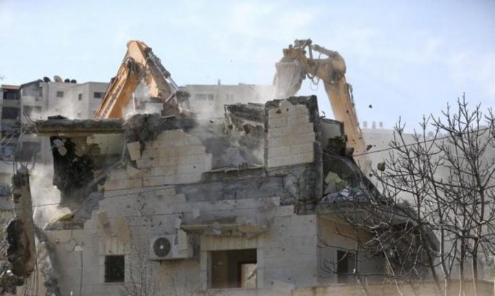 الاحتلال يهدم منزلا في بلدة يطا جنوب الخليل