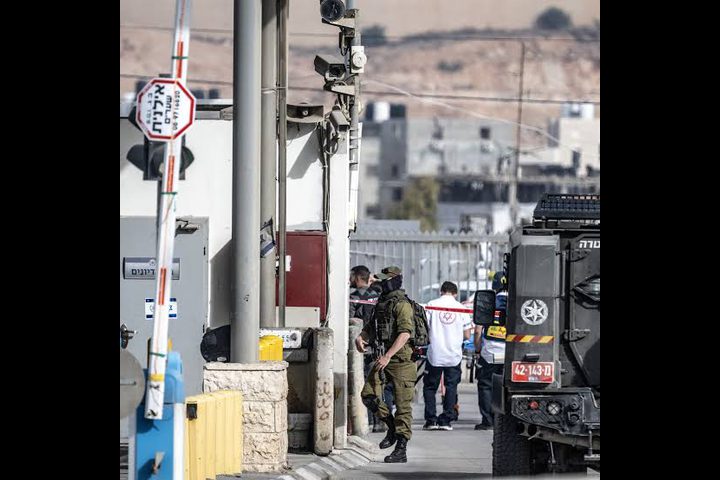 الاحتلال يطلق الرصاص على المواطنين قرب الرام شمال القدس